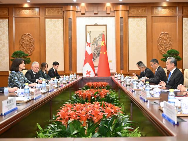 (251107) -- BEIJING, Nov. 7, 2025 (Xinhua) -- Chinese Foreign Minister Wang Yi, who is also a member of the Political Bureau of the Communist Party of China Central Committee, holds talks with Minister of Foreign Affairs of Georgia Maka Botchorishvili in Beijing, capital of China, Nov. 7, 2025. (Xinhua/Dai Tianfang)