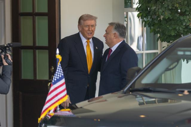 (251107) -- WASHINGTON, Nov. 7, 2025 (Xinhua) -- U.S. President Donald Trump (L) welcomes Hungarian Prime Minister Viktor Orban at the White House in Washington, D.C., the United States, on Nov. 7, 2025. (Xinhua/Hu Yousong)