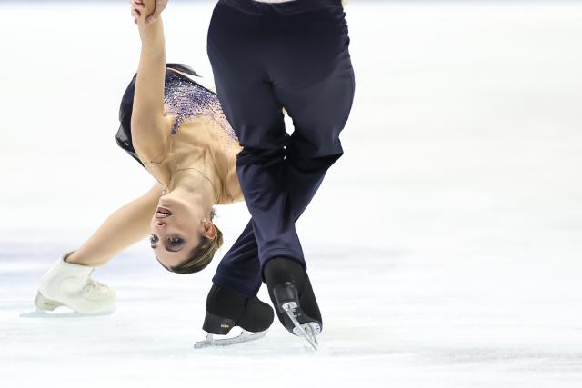 (251108) -- OSAKA, Nov. 8, 2025 (Xinhua) -- Sara Conti (L)/Niccolo Macii of Italy perform during the pair skating free skating at ISU Grand Prix of Figure Skating NHK Trophy 2025 in Osaka, Japan, Nov. 8, 2025. (Xinhua/Jia Haocheng)