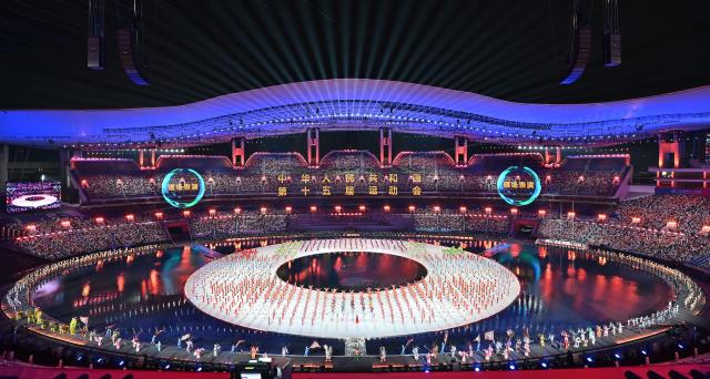 (251109) -- GUANGZHOU, Nov. 9, 2025 (Xinhua) -- Artists perform before the opening ceremony of China's 15th National Games in Guangzhou, south China's Guangdong Province, Nov. 9, 2025. (Xinhua/Li Xin)