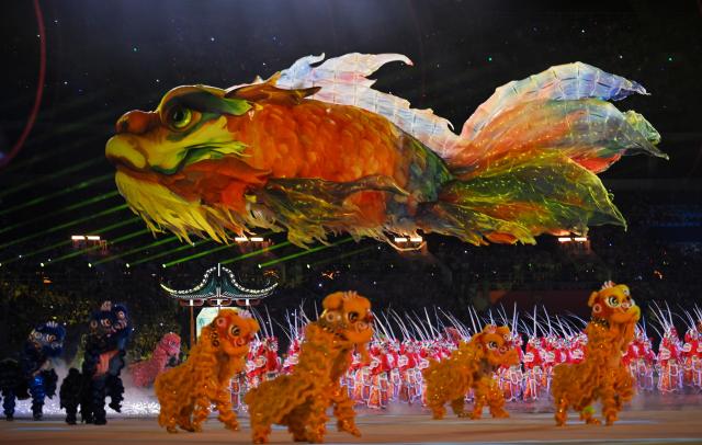(251109) -- GUANGZHOU, Nov. 9, 2025 (Xinhua) -- Artists perform during the opening ceremony of China's 15th National Games in Guangzhou, south China's Guangdong Province, Nov. 9, 2025. (Xinhua/Zhang Long)