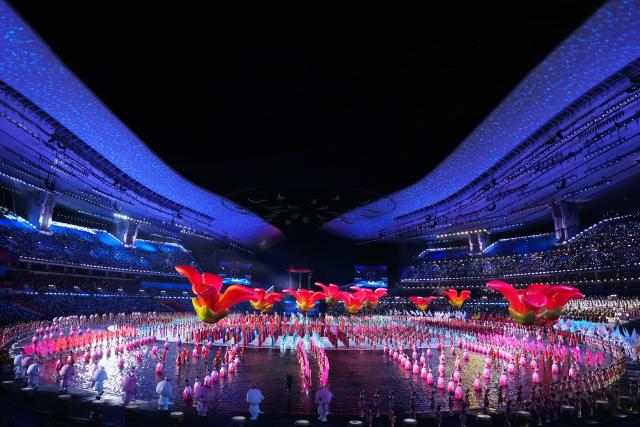 (251109) -- GUANGZHOU, Nov. 9, 2025 (Xinhua) -- Photo taken on Nov. 9, 2025 shows a scene of the opening ceremony of China's 15th National Games in Guangzhou, south China's Guangdong Province. (Xinhua/Sun Fei)