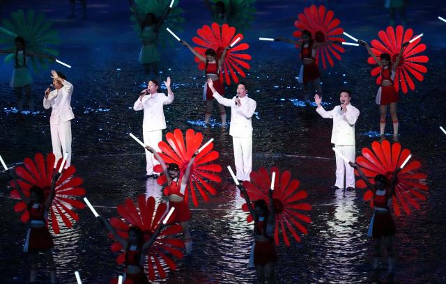(251109) -- GUANGZHOU, Nov. 9, 2025 (Xinhua) -- Artists perform during the opening ceremony of China's 15th National Games in Guangzhou, south China's Guangdong Province, Nov. 9, 2025. (Xinhua/Lai Xiangdong)