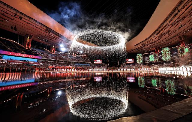 (251109) -- GUANGZHOU, Nov. 9, 2025 (Xinhua) -- Photo taken on Nov. 9, 2025 shows a scene of the opening ceremony of China's 15th National Games in Guangzhou, south China's Guangdong Province. (Xinhua/Pan Yulong)