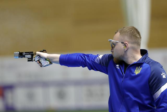 (251109) -- CAIRO, Nov. 9, 2025 (Xinhua) -- Maksym Horodynets of Ukraine competes during the 25m rapid fire pistol men's final of shooting at the 2025 ISSF World Championship Rifle/Pistol in Cairo, Egypt, on Nov. 9, 2025. (Xinhua/Ahmed Gomaa)