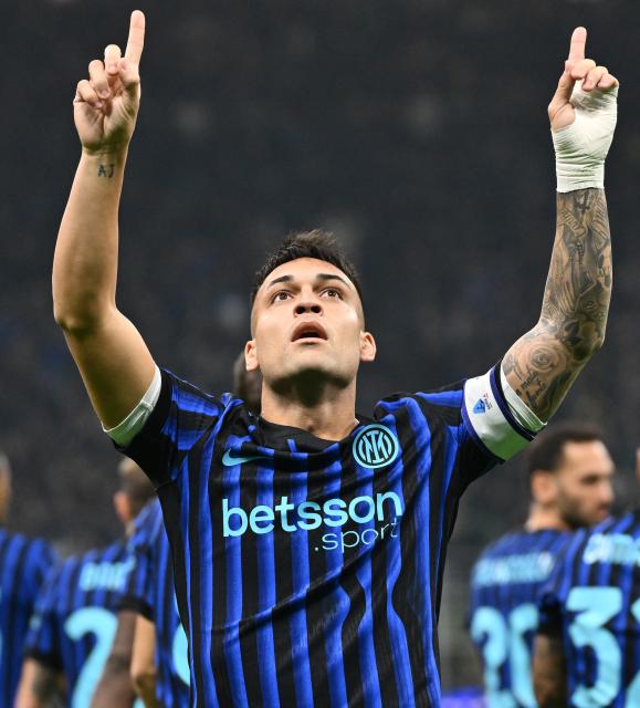 (251110) -- MILAN, Nov. 10, 2025 (Xinhua) -- Inter Milan's Lautaro Martinez celebrates his goal during a Serie A football match between Inter Milan and Lazio in Milan, Italy, Nov. 9, 2025. (Photo by Alberto Lingria/Xinhua)