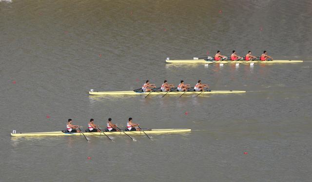 (251110) -- GUANGZHOU, Nov. 10, 2025 (Xinhua) -- Teams compete during the men's quadruple sculls final of rowing at China's 15th National Games in Guangzhou, south China's Guangdong Province, Nov. 10, 2025. (Xinhua/Pan Yulong)