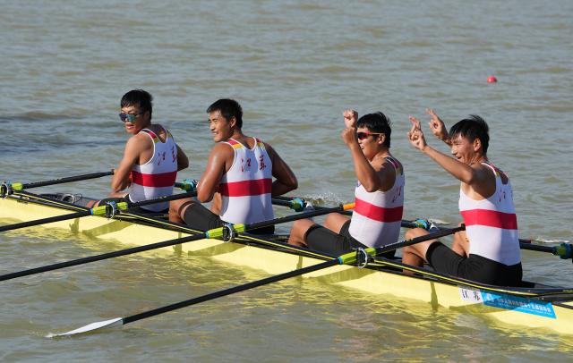 (251110) -- GUANGZHOU, Nov. 10, 2025 (Xinhua) -- Team Jiangsu celebrate after the men's quadruple sculls final of rowing at China's 15th National Games in Guangzhou, south China's Guangdong Province, Nov. 10, 2025. (Xinhua/Xiao Ennan)