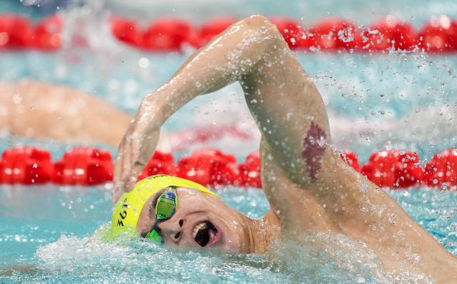 (251110) -- SHENZHEN, Nov. 10, 2025 (Xinhua) -- Sun Yang of Zhejiang competes during the men's 400m freestyle preliminary of swimming event at China's 15th National Games in Shenzhen, south China's Guangdong Province, Nov. 10, 2025. (Xinhua/Xia Yifang)