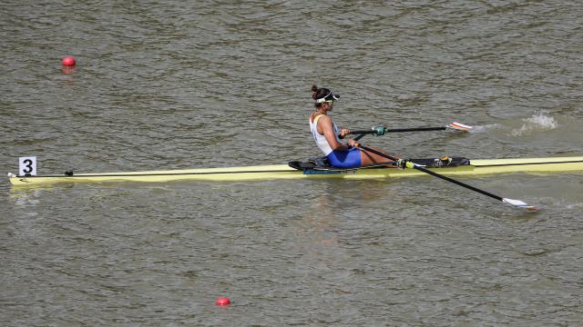 (251110) -- GUANGZHOU, Nov. 10, 2025 (Xinhua) -- Wang Sixuan of Liaoning competes during the women's single sculls final of rowing at China's 15th National Games in Guangzhou, south China's Guangdong Province, Nov. 10, 2025. (Xinhua/Pan Yulong)