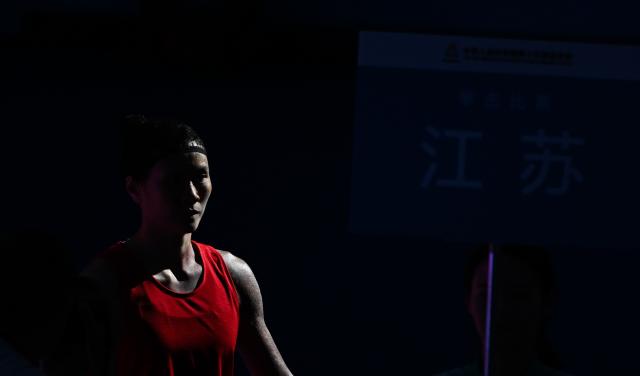 (251110) -- SHENZHEN, Nov. 10, 2025 (Xinhua) -- Xu Zichun (L) of Jiangsu is seen before the women's -57kg final of boxing against Cai Yan of Hebei at China's 15th National Games in Shenzhen, south China's Guangdong Province, Nov. 10, 2025. (Xinhua/Yang Guanyu)