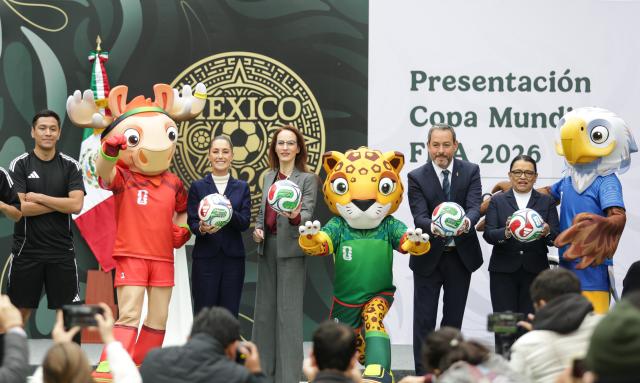 (251111) -- MEXICO CITY, Nov. 11, 2025 (Xinhua) -- Mexican President Claudia Sheinbaum (3rd L) poses with official mascots for the FIFA World Cup 2026 during the presentation of the FIFA World Cup 2026 organization plan in Mexico City, capital of Mexico, on Nov. 10, 2025. (Xinhua/Francisco Canedo)