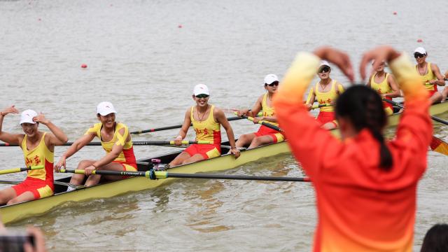 (251110) -- GUANGZHOU, Nov. 10, 2025 (Xinhua) -- Team Shandong celebrate after the women's eight final of rowing at China's 15th National Games in Guangzhou, south China's Guangdong Province, Nov. 11, 2025. (Xinhua/Pan Yulong)