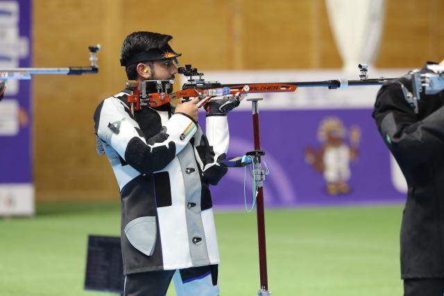 (251111) -- CAIRO, Nov. 11, 2025 (Xinhua) -- Aishwary Pratap Singh Tomar of India competes during the 50m rifle 3 positions men's final of shooting at the 2025 ISSF World Championship Rifle/Pistol in Cairo, Egypt, on Nov. 11, 2025. (Xinhua/Sui Xiankai)