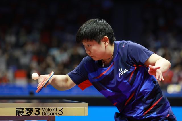 (251112) -- MACAO, Nov. 12, 2025 (Xinhua) -- Sun Yingsha hits a return during the table tennis women's singles round of 16 match between Sun Yingsha of Hebei and Wang Xiaotong of Shandong at China's 15th National Games in Macao, south China, Nov. 12, 2025. (Xinhua/Liang Xu)