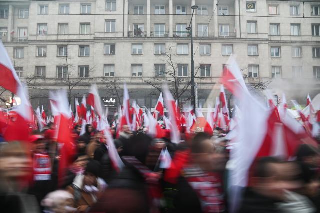 (251112) -- WARSAW, Nov. 12, 2025 (Xinhua) -- People take part in a march to celebrate the Independence Day in Warsaw, Poland on Nov. 11, 2025. (Photo by Aleksy Witwicki/Xinhua)