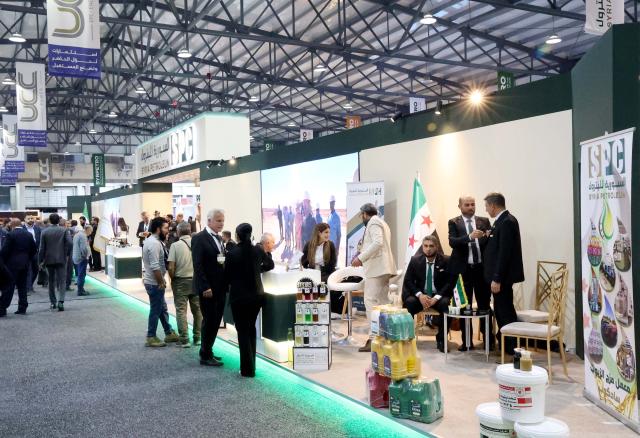 (251112) -- DAMASCUS, Nov. 12, 2025 (Xinhua) -- Visitors attend the SyrPetro 2025, an international petroleum, gas, and mineral resources exhibition, in Damascus, Syria, Nov. 12, 2025. (Photo by Ammar Safarjalani/Xinhua)