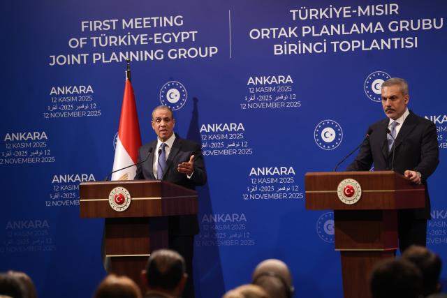 (251112) -- ANKARA, Nov. 12, 2025 (Xinhua) -- Visiting Egyptian Foreign Minister Badr Abdelatty (L) speaks at a joint press conference with Turkish Foreign Minister Hakan Fidan in Ankara, Türkiye, Nov. 12, 2025. (Mustafa Kaya/Handout via Xinhua)