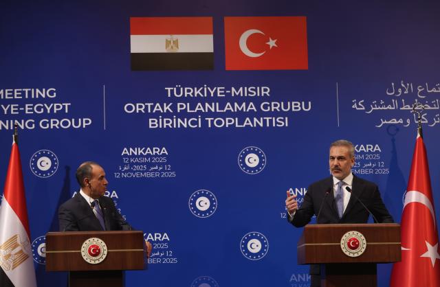 (251112) -- ANKARA, Nov. 12, 2025 (Xinhua) -- Turkish Foreign Minister Hakan Fidan (R) speaks at a joint press conference with visiting Egyptian Foreign Minister Badr Abdelatty in Ankara, Türkiye, Nov. 12, 2025. (Mustafa Kaya/Handout via Xinhua)
