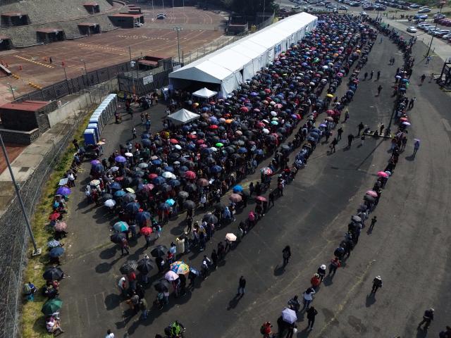 (251113) -- BEIJING, Nov. 13, 2025 (Xinhua) -- An aerial drone photo taken on Nov. 12, 2025 shows a vaccination center in Mexico City, capital of Mexico.
  Mexico City has set up a vaccination center offering influenza, COVID-19, pneumococcal and measles vaccines to the public as part of efforts to improve community immunization coverage during the winter season. (Photo by Francisco Canedo/Xinhua)
