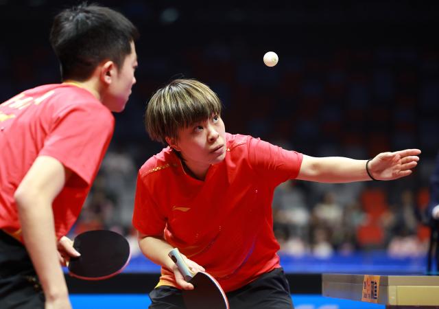 (251113) -- MACAO, Nov. 13, 2025 (Xinhua) -- Yuan Licen/Wang Yidi (R) compete during the table tennis mixed doubles semifinal match between Lin Gaoyuan/Liu Shiwen of Guangdong and Yuan Licen/Wang Yidi of Liaoning at China's 15th National Games in Macao, south China, Nov. 13, 2025. (Xinhua/Liang Xu)