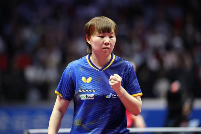 (251113) -- MACAO, Nov. 13, 2025 (Xinhua) -- Zhu Yuling celebrates scoring during the table tennis women's singles quarterfinal match between Zhu Yuling of Macao and Chen Xingtong of Liaoning at China's 15th National Games in Macao, south China, Nov. 13, 2025. (Xinhua/Liang Xu)