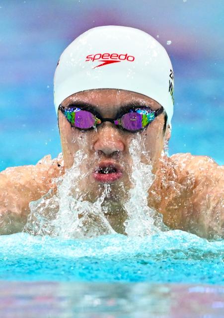 (251113) -- SHENZHEN, Nov. 13, 2025 (Xinhua) -- Wang Shun of Zhejiang competes during the mixed 4x100m medley relay preliminary of swimming at China's 15th National Games in Shenzhen, south China's Guangdong Province, Nov. 13, 2025. (Xinhua/Chen Yichen)