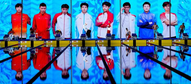 (251113) -- SHENZHEN, Nov. 13, 2025 (Xinhua) -- Swimmers are seen before the men's 800m freestyle final of swimming at China's 15th National Games in Shenzhen, south China's Guangdong Province, Nov. 13, 2025. (Xinhua/Xia Yifang)