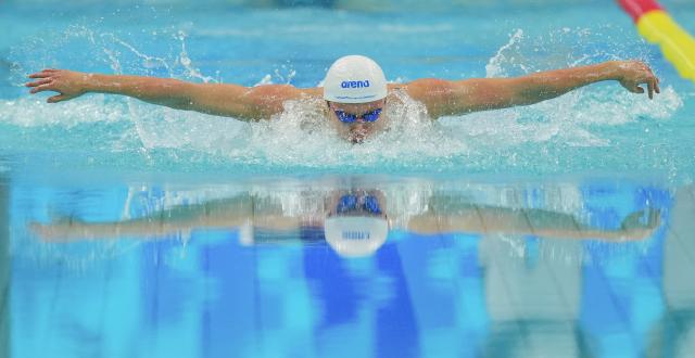 (251113) -- SHENZHEN, Nov. 13, 2025 (Xinhua) -- Xu Fang of Shandong competes during the men's 200m butterfly final of swimming at China's 15th National Games in Shenzhen, south China's Guangdong Province, Nov. 13, 2025. (Xinhua/Xia Yifang)