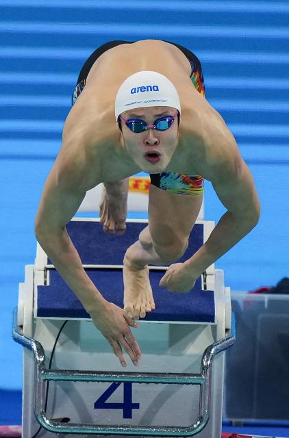 (251113) -- SHENZHEN, Nov. 13, 2025 (Xinhua) -- Xu Fang of Shandong competes during the men's 200m butterfly final of swimming at China's 15th National Games in Shenzhen, south China's Guangdong Province, Nov. 13, 2025. (Xinhua/Xia Yifang)