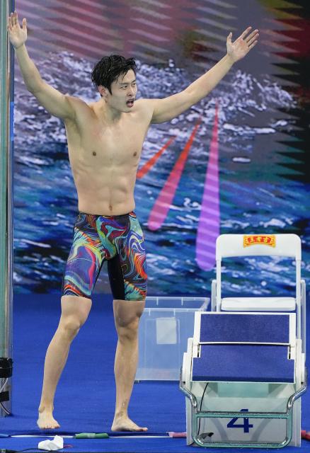 (251113) -- SHENZHEN, Nov. 13, 2025 (Xinhua) -- Xu Fang of Shandong celebrates after the men's 200m butterfly final of swimming at China's 15th National Games in Shenzhen, south China's Guangdong Province, Nov. 13, 2025. (Xinhua/Tenzin Nyida)