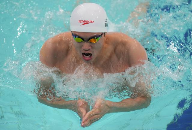(251113) -- SHENZHEN, Nov. 13, 2025 (Xinhua) -- Wang Shun of Zhejiang competes during the men's 200m individual medley semifinal of swimming at China's 15th National Games in Shenzhen, south China's Guangdong Province, Nov. 13, 2025. (Xinhua/Tenzin Nyida)