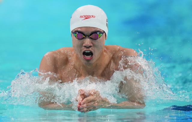 (251113) -- SHENZHEN, Nov. 13, 2025 (Xinhua) -- Wang Shun of Zhejiang competes during the men's 200m individual medley semifinal of swimming at China's 15th National Games in Shenzhen, south China's Guangdong Province, Nov. 13, 2025. (Xinhua/Xia Yifang)