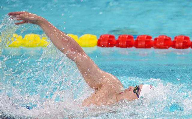 (251113) -- SHENZHEN, Nov. 13, 2025 (Xinhua) -- Wang Shun of Zhejiang competes during the men's 200m individual medley semifinal of swimming at China's 15th National Games in Shenzhen, south China's Guangdong Province, Nov. 13, 2025. (Xinhua/Xue Yuge)