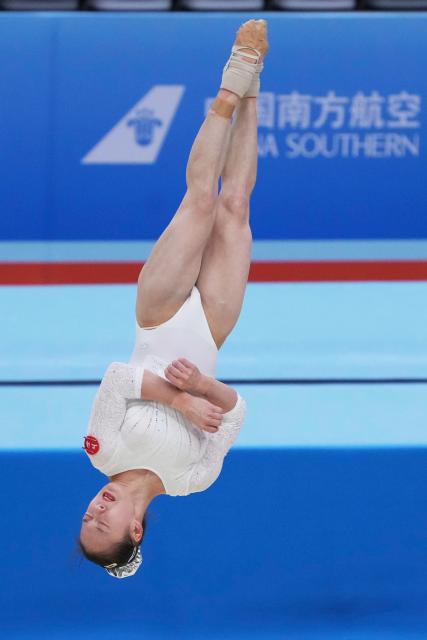 (251113) -- ZHAOQING, Nov. 13, 2025 (Xinhua) -- Zhang Jin of Shanghai competes in floor exercise during the artistic gymnastics women's team final at China's 15th National Games in Zhaoqing, south China's Guangdong Province, Nov. 13, 2025. (Xinhua/Xu Bingjie)