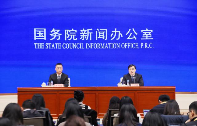 (251114) -- BEIJING, Nov. 14, 2025 (Xinhua) -- Fu Linghui (R), spokesperson and chief economist of the National Bureau of Statistics (NBS) and director general of the Department of Comprehensive Statistics of the NBS, attends a press conference held by the State Council Information Office (SCIO) on China's economic performance of October 2025, in Beijing, capital of China, Nov. 14, 2025. (Xinhua/Pan Xu)