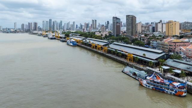 (251114) -- BELEM, Nov. 14, 2025 (Xinhua) -- A drone photo taken on Nov. 13, 2025 shows a view of a cultural block along the waterfront area in Belem, Brazil.
  The 30th United Nations climate change conference (COP30) opened here on Monday and will last until Nov. 21. (Xinhua/Wang Tiancong)