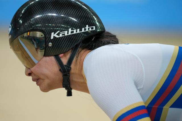 (251114) -- HONG KONG, Nov. 14, 2025 (Xinhua) -- Fan Bingbing of Zhejiang competes during the women's 250m time trial final of cycling track at China's 15th National Games in Hong Kong, south China, Nov. 14, 2025. (Xinhua/Wu Lu)