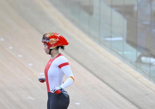 (251114) -- HONG KONG, Nov. 14, 2025 (Xinhua) -- Bao Shanju of Henan reacts before the women's 250m time trial final of cycling track at China's 15th National Games in Hong Kong, south China, Nov. 14, 2025. (Xinhua/Hu Huhu)