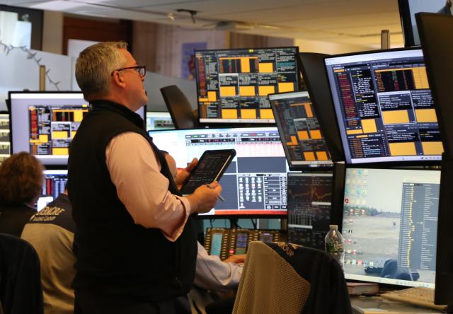 (251114) -- NEW YORK, Nov. 14, 2025 (Xinhua) -- A trader works on the floor of the New York Stock Exchange in New York, the United States, on Nov. 14, 2025. (Xinhua/Liu Yanan)
