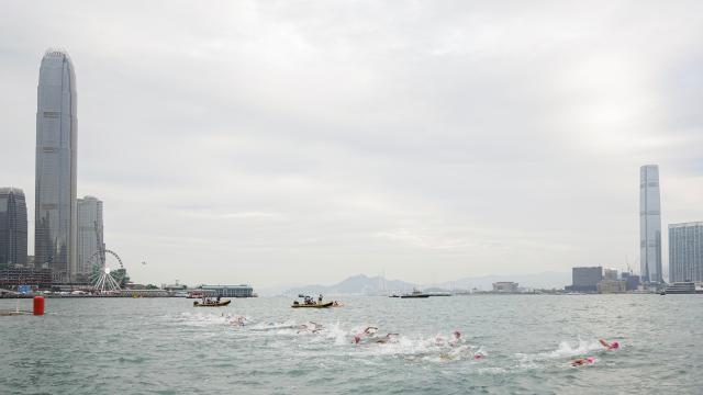 (251115) -- HONG KONG, Nov. 15, 2025 (Xinhua) -- Athletes compete during the women's individual triathlon at China's 15th National Games in Hong Kong, south China, Nov. 15, 2025. (Xinhua/Lui Sui Wai)