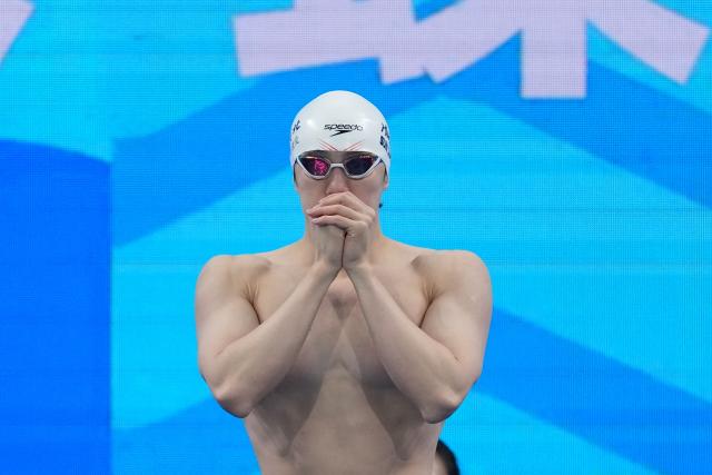 (251115) -- SHENZHEN, Nov. 15, 2025 (Xinhua) -- Sun Jiajun of Hubei reacts before during the men's 100m butterfly preliminary of swimming at China's 15th National Games in Shenzhen, south China's Guangdong Province, Nov. 15, 2025. (Xinhua/Xue Yuge)