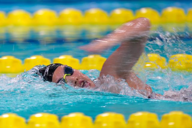 (251115) -- SHENZHEN, Nov. 15, 2025 (Xinhua) -- Yu Zidi of Hebei competes during the women's 800m freestyle preliminary of swimming at China's 15th National Games in Shenzhen, south China's Guangdong Province, Nov. 15, 2025. (Xinhua/Xue Yuge)