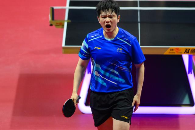 (251115) -- MACAO, Nov. 15, 2025 (Xinhua) -- Fan Zhendong celebrates scoring during the men's singles semifinal match of table tennis between Fan Zhendong of Shanghai and Wang Chuqin of Beijing at China's 15th National Games in Macao, south China, Nov. 15, 2025. (Xinhua/Cheong Kam Ka)