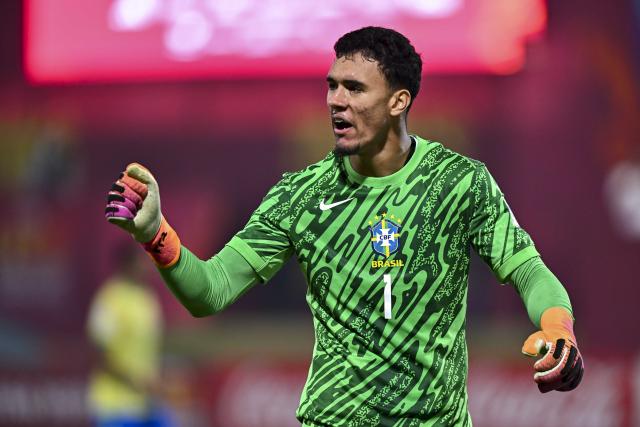 (251115) -- DOHA, Nov. 15, 2025 (Xinhua) -- Goalkeeper of Brazil Joao Pedro reacts in the during the penalty-shoot-out during the round of 32 football match between Brazil and Paraguay at FIFA U17 World cup Qatar 2025 in Doha, Qatar, on Nov. 14, 2025. (Photo by Nikku/Xinhua)