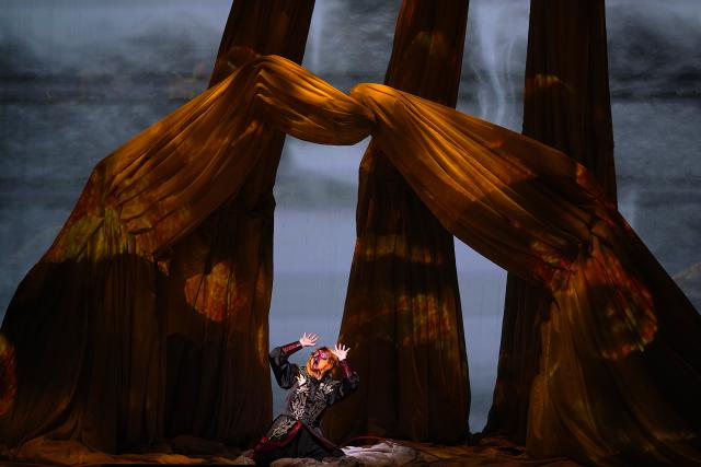 (251115) -- SAN FRANCISCO, Nov. 15, 2025 (Xinhua) -- Chinese Opera The Monkey King holds its final dressed rehearsal in San Francisco, the United States, on Nov. 12, 2025. The world premiere of The Monkey King was staged at the San Francisco Opera on Friday. The performance will stay on in San Francisco until Nov. 30. (Xinhua/Wu Xiaoling)