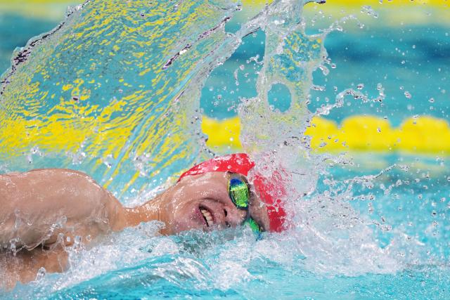 (251115) -- SHENZHEN, Nov. 15, 2025 (Xinhua) -- Sun Yang of team Zhejiang competes during the men's 4X200m freestyle relay final of swimming at China's 15th National Games in Shenzhen, south China's Guangdong Province, Nov. 15, 2025. (Xinhua/Xue Yuge)