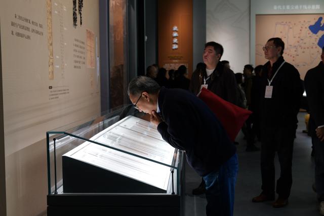 (251116) -- CHANGSHA, Nov. 16, 2025 (Xinhua) -- Tourists visit Liye Qin Slips Museum in Longshan County, central China's Hunan Province, Oct. 28, 2025. (Liye Qin Slips Museum/Handout via Xinhua)