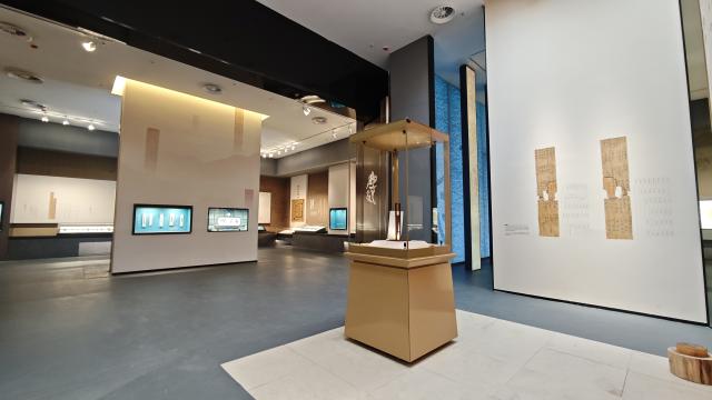 (251116) -- CHANGSHA, Nov. 16, 2025 (Xinhua) -- This photo taken on Oct. 28, 2025 shows exhibits at Liye Qin Slips Museum in Longshan County, central China's Hunan Province. (Liye Qin Slips Museum/Handout via Xinhua)