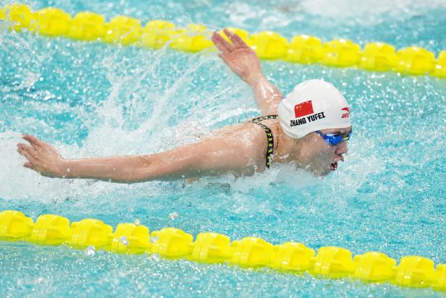 (251116) -- SHENZHEN, Nov. 16, 2025 (Xinhua) -- Zhang Yufei of Jiangsu competes during the women's 50m butterfly final of swimming at China's 15th National Games in Shenzhen, south China's Guangdong Province, Nov. 16, 2025. (Xinhua/Du Yu)